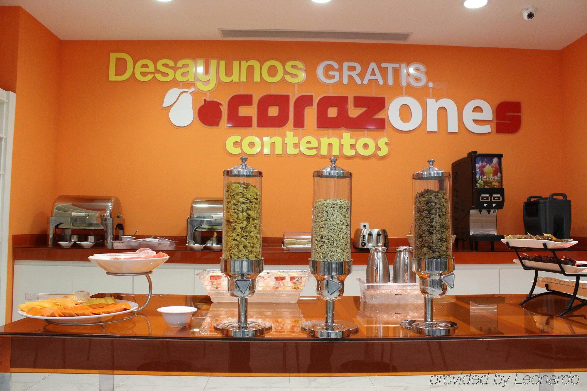 Готель One Guadalajara Tapatio Tlaquepaque Ресторан фото